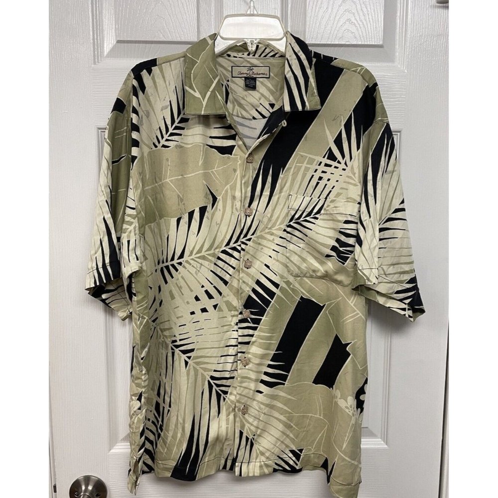Tommy Bahama Silk Hawaiian Gold Black Leaf Print Camp Shirt Large Wood Buttons